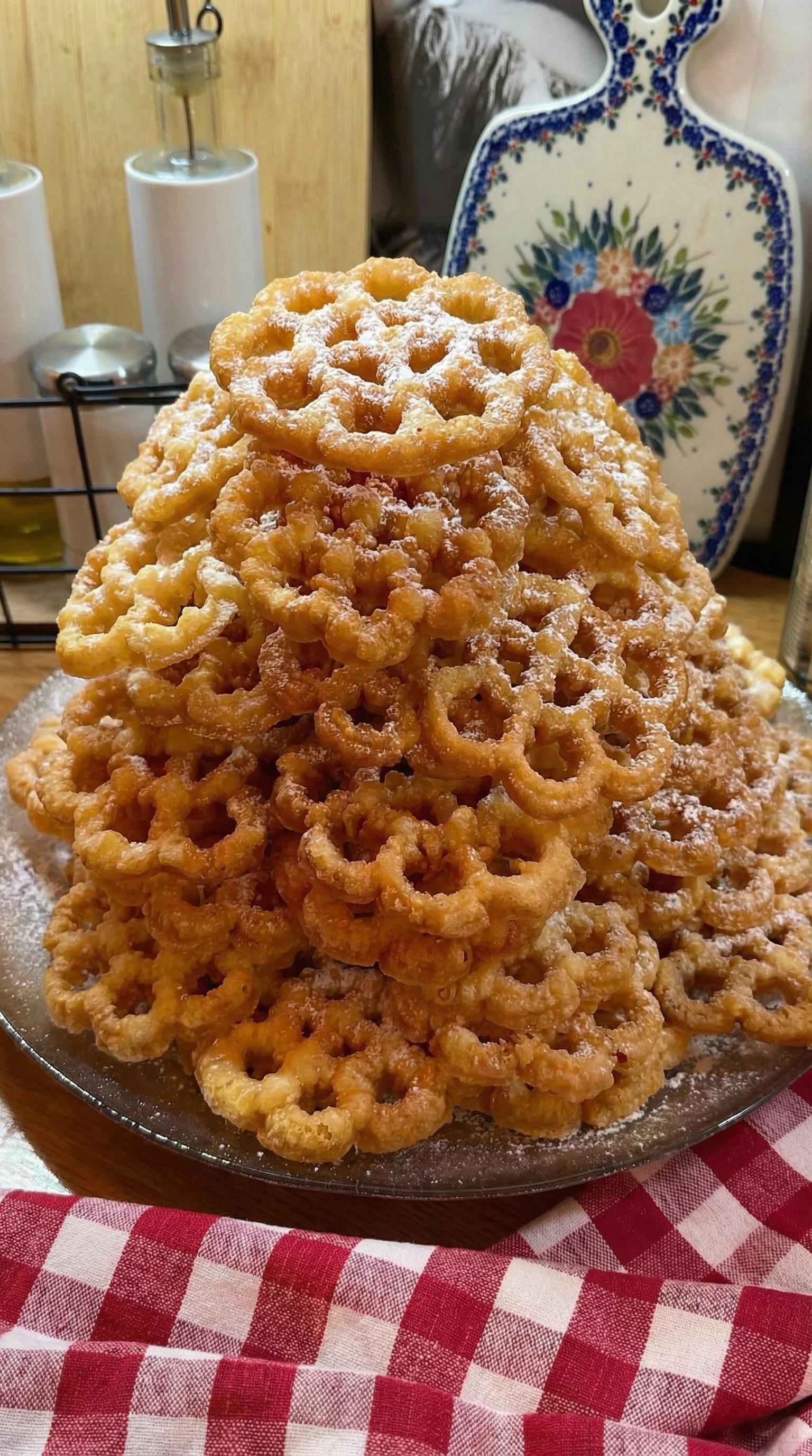 A pile of ciasta naleśnikowego on a plate.