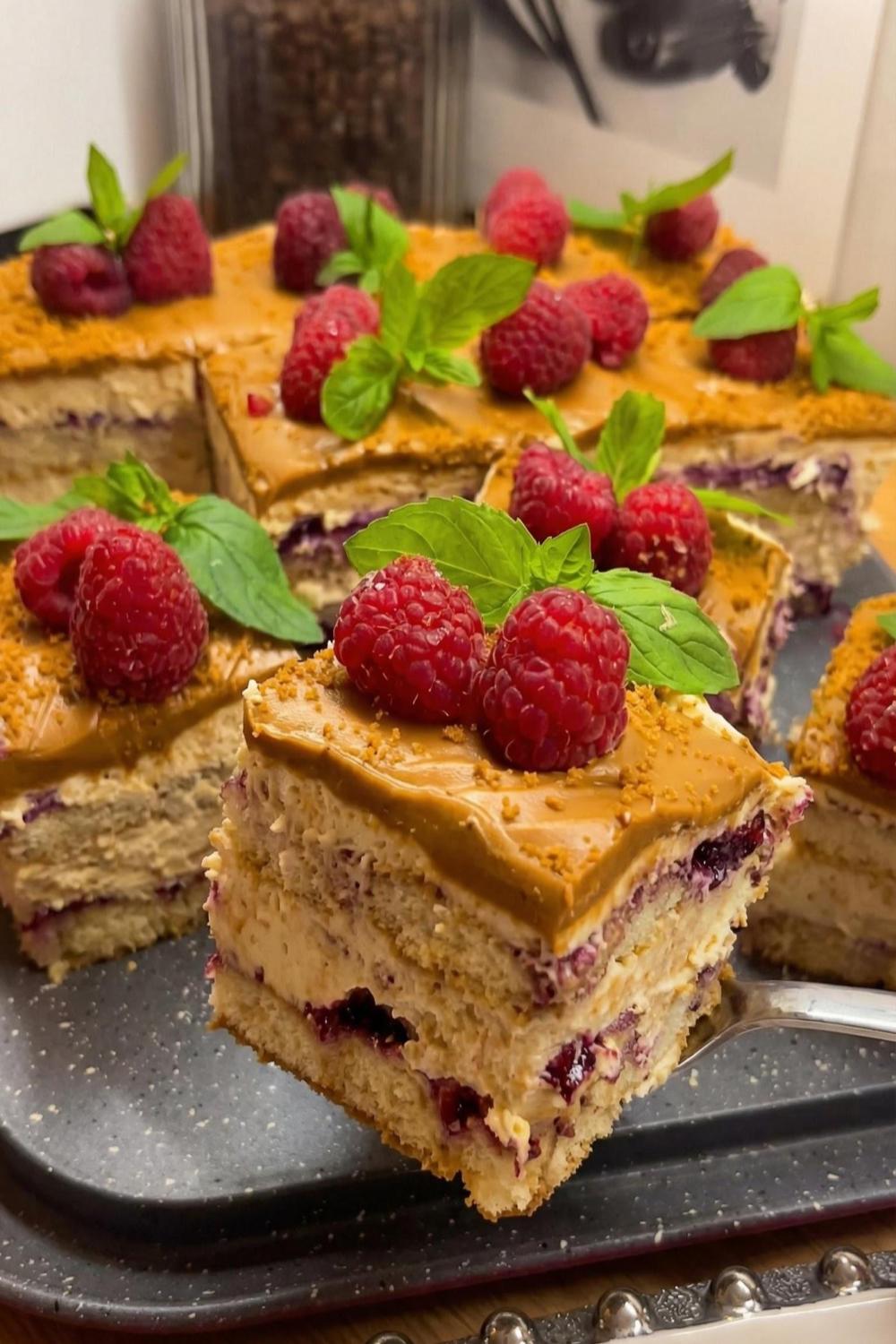 Template of Tiramisu Lotus ciasto kremowe